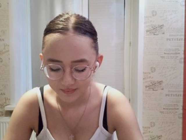 MyrleHenggeler live cam on BongaCams