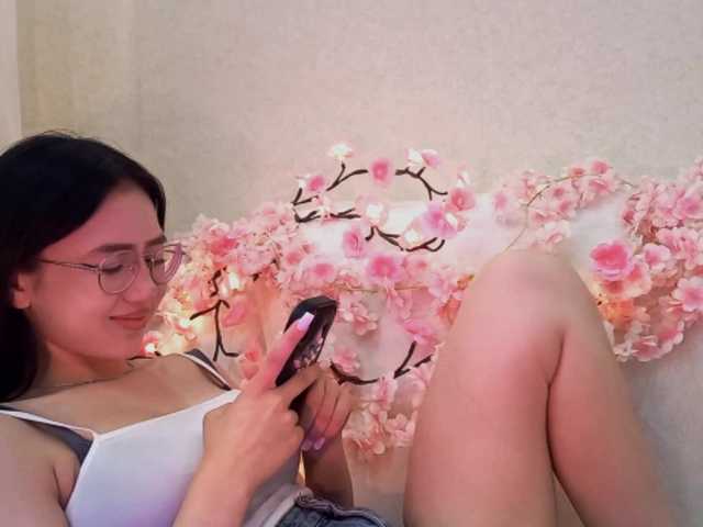 MyrleHenggeler live cam on BongaCams