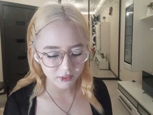 MyrleHenggeler live cam on BongaCams