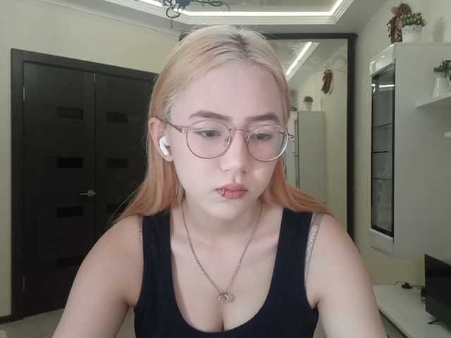 MyrleHenggeler live cam on BongaCams