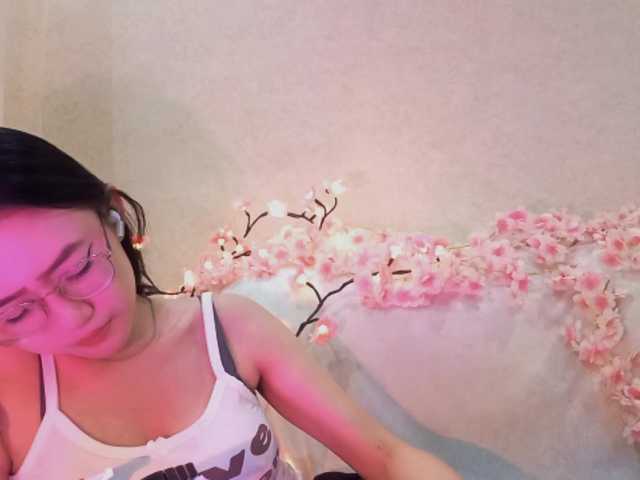 MyrleHenggeler live cam on BongaCams