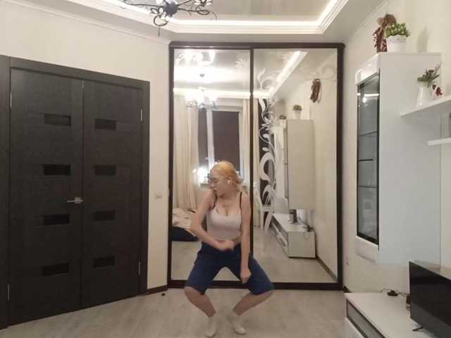 MyrleHenggeler live cam on BongaCams