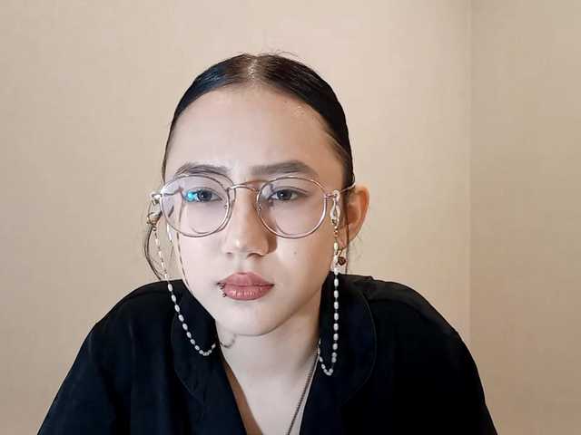 MyrleHenggeler's BongaCams show and profile