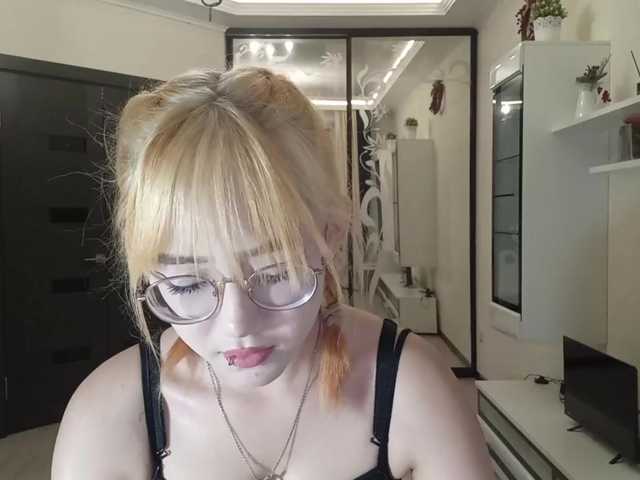 MyrleHenggeler live cam on BongaCams
