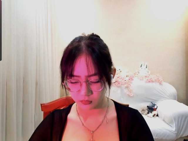 MyrleHenggeler live cam on BongaCams