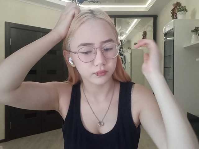 MyrleHenggeler live cam on BongaCams