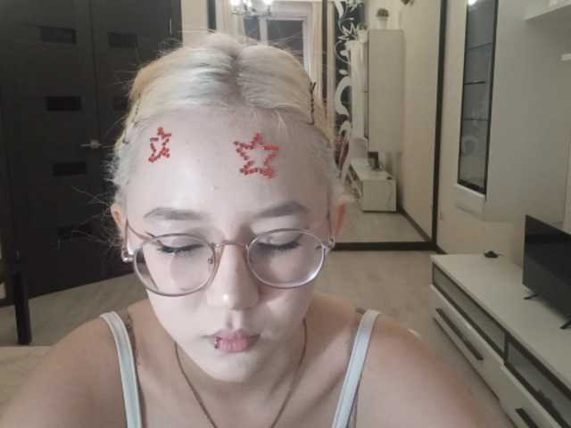 MyrleHenggeler live cam on BongaCams