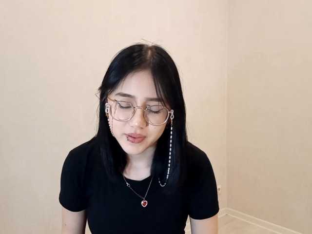 MyrleHenggeler's BongaCams show and profile