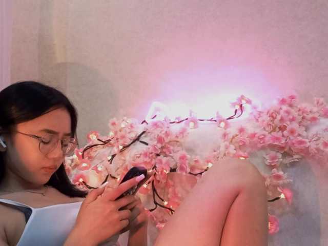 MyrleHenggeler live cam on BongaCams