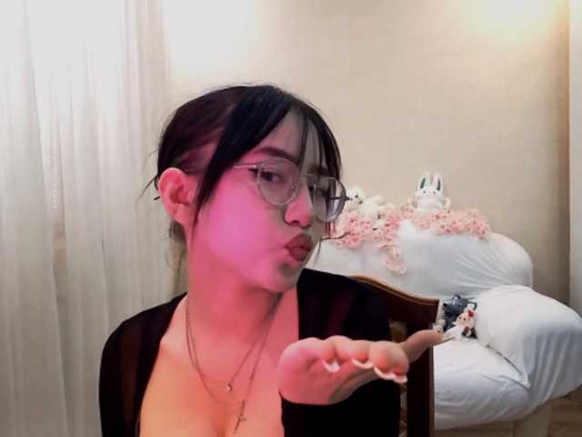 MyrleHenggeler live cam on BongaCams