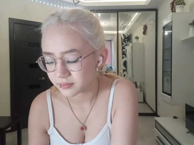 MyrleHenggeler, en vivo ahora en BongaCams