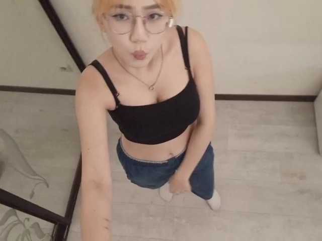 MyrleHenggeler live cam on BongaCams