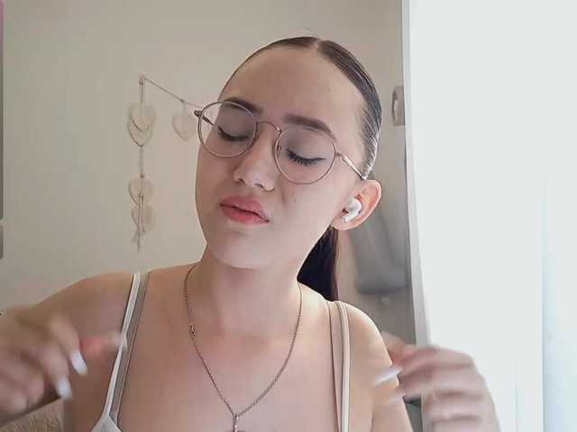 MyrleHenggeler live cam on BongaCams