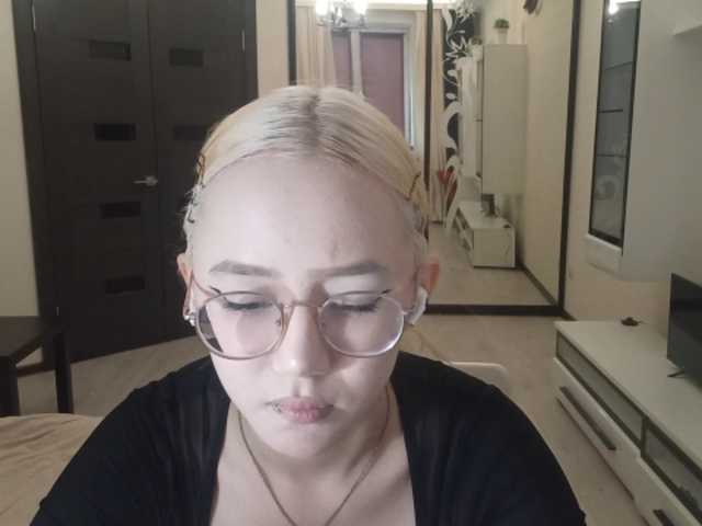 MyrleHenggeler live cam on BongaCams