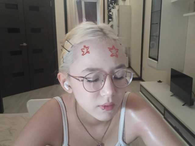 MyrleHenggeler live cam on BongaCams