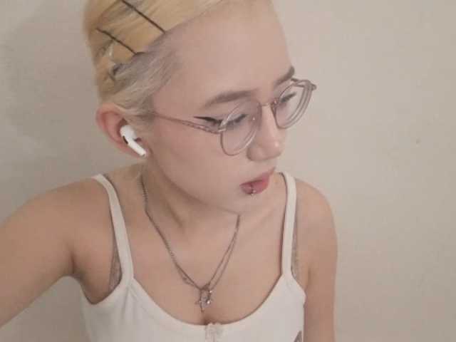 MyrleHenggeler live cam on BongaCams