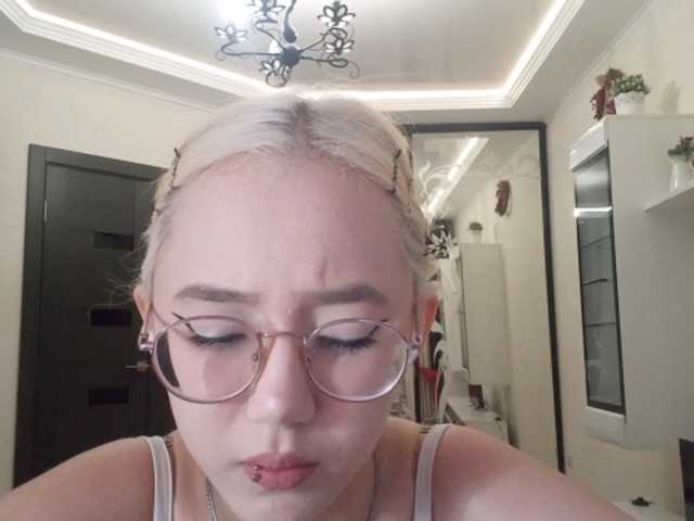 MyrleHenggeler live cam on BongaCams