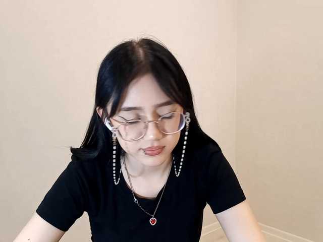 MyrleHenggeler's BongaCams show and profile