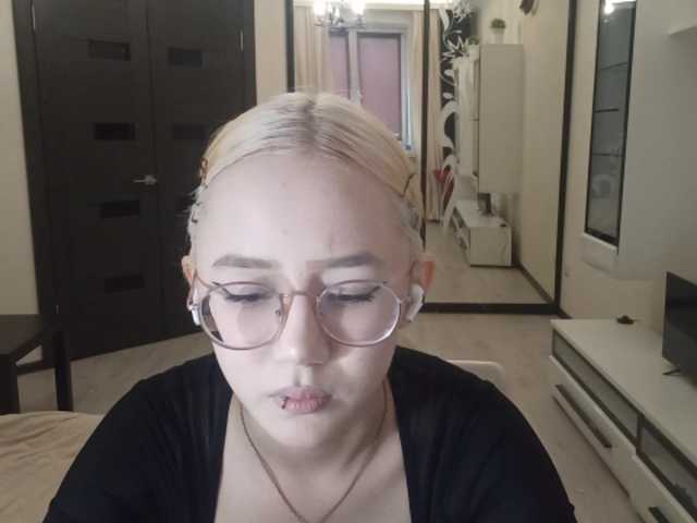 MyrleHenggeler live cam on BongaCams
