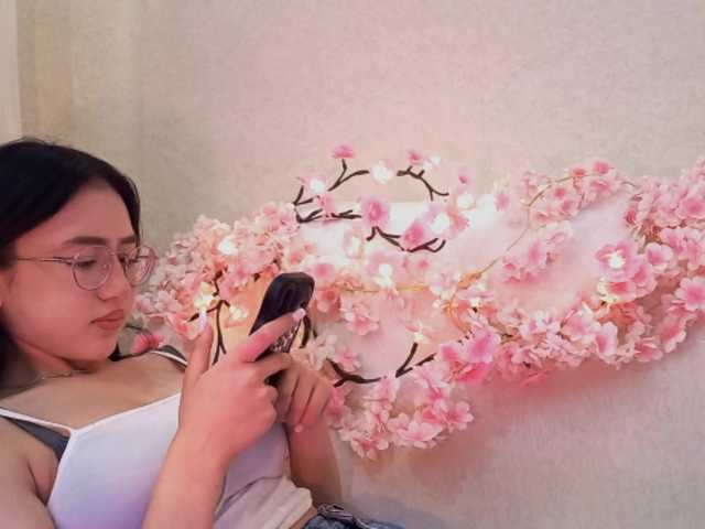 MyrleHenggeler live cam on BongaCams