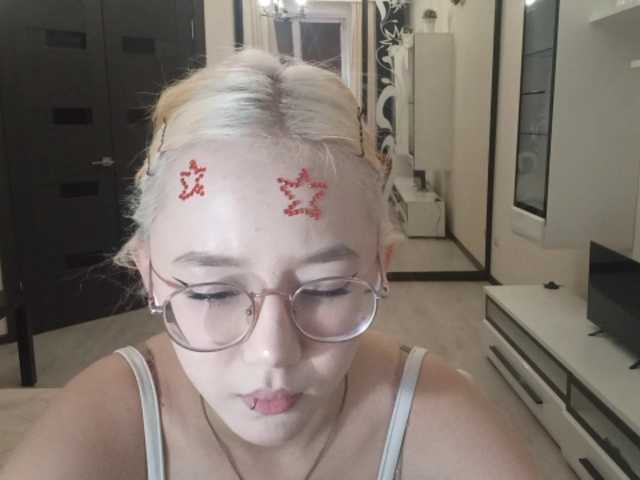 MyrleHenggeler live cam on BongaCams