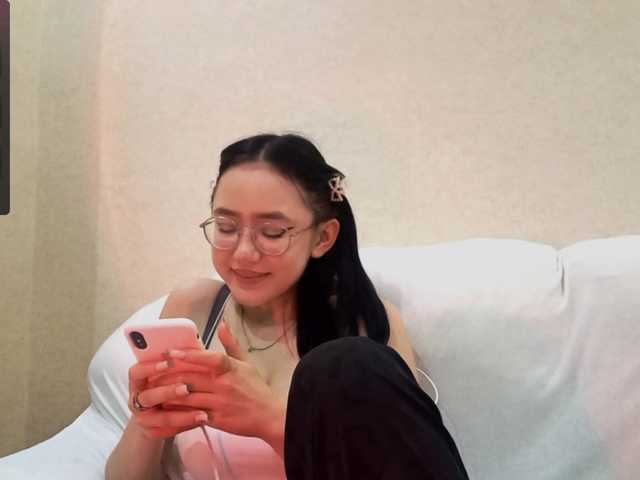 MyrleHenggeler live cam on BongaCams