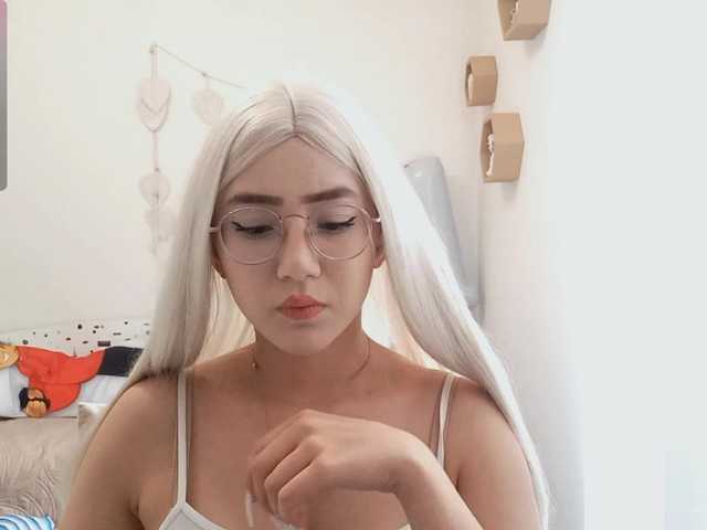 MyrleHenggeler live cam on BongaCams