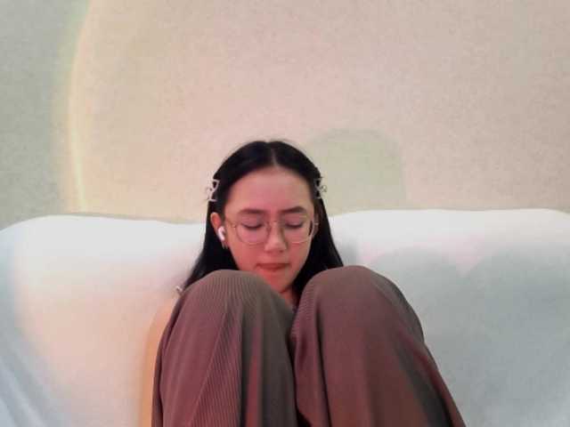 MyrleHenggeler live cam on BongaCams