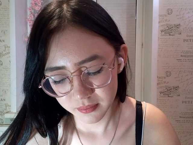 MyrleHenggeler live cam on BongaCams