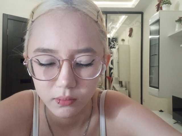 MyrleHenggeler live cam on BongaCams
