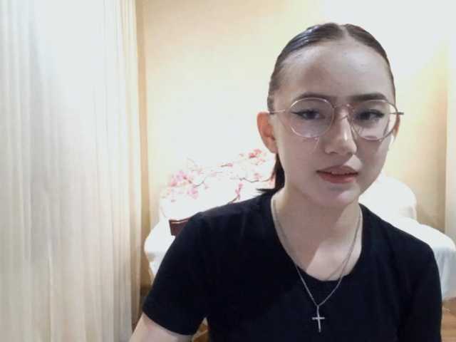 MyrleHenggeler live cam on BongaCams