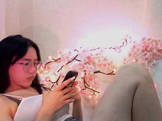 MyrleHenggeler live cam on BongaCams