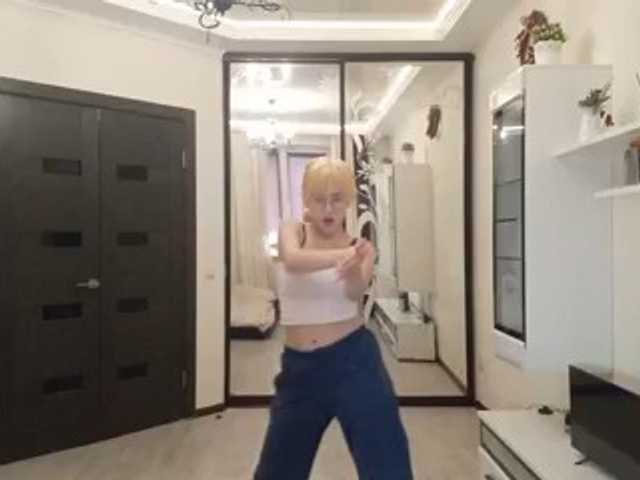 MyrleHenggeler live cam on BongaCams