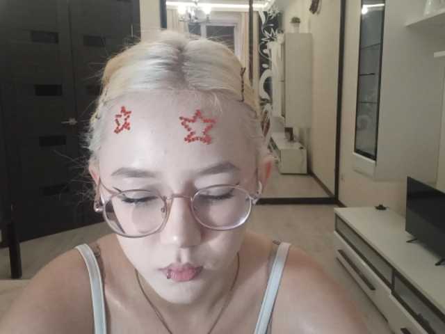 MyrleHenggeler live cam on BongaCams