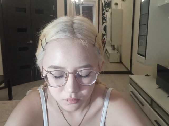 MyrleHenggeler en vivo en BongaCams