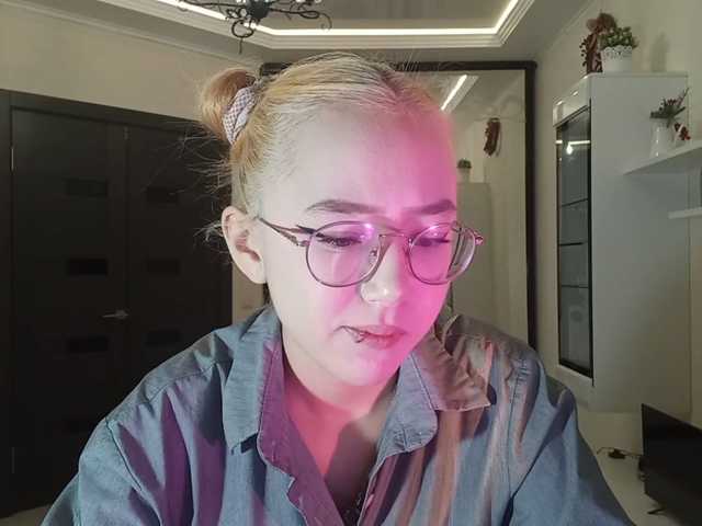MyrleHenggeler live cam on BongaCams