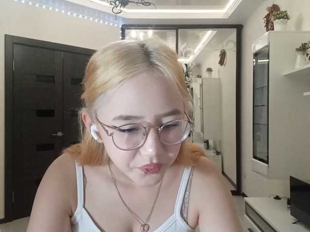 MyrleHenggeler live cam on BongaCams