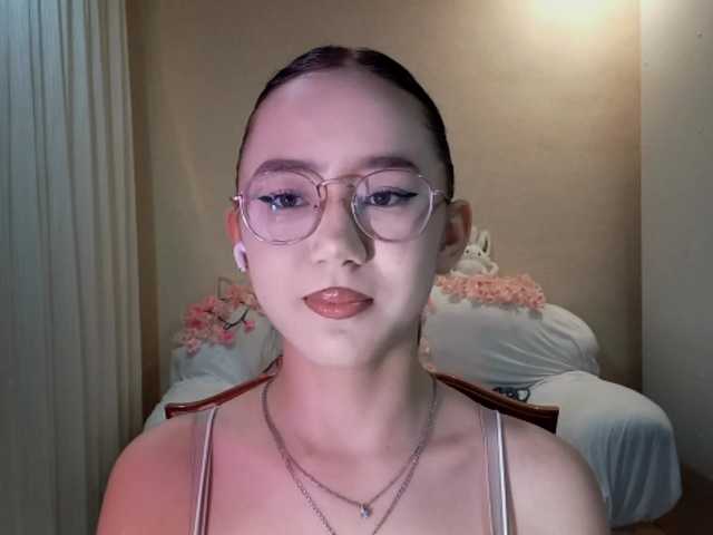 MyrleHenggeler live cam on BongaCams