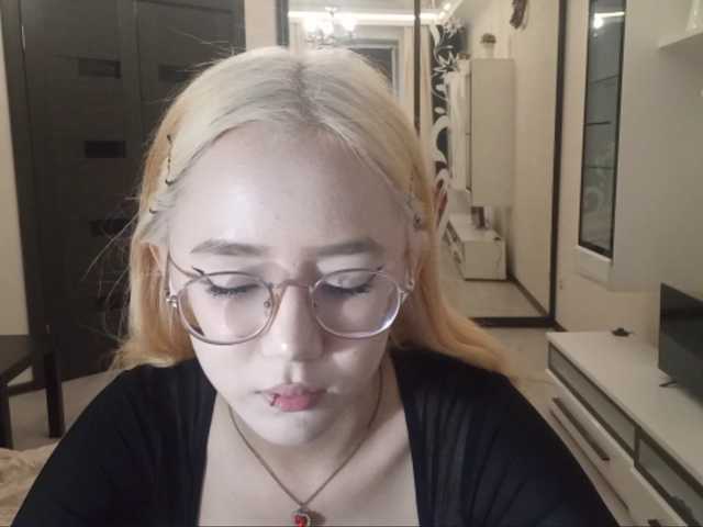 MyrleHenggeler live cam on BongaCams