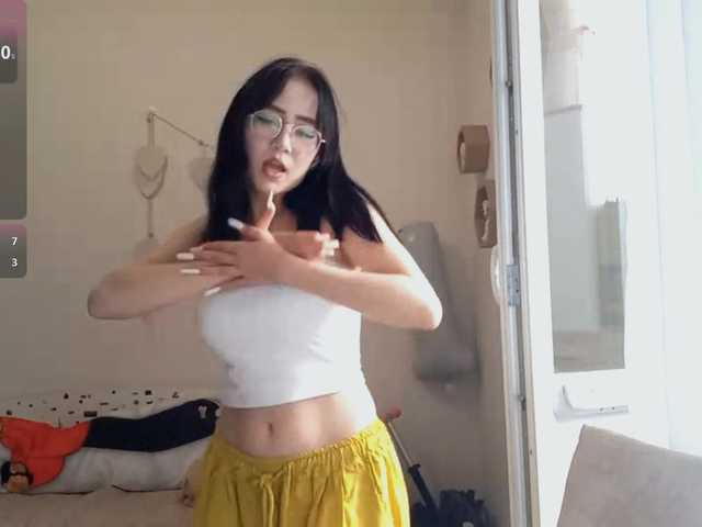 MyrleHenggeler live webcam show