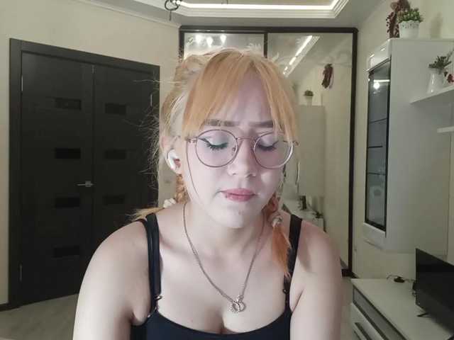 MyrleHenggeler live cam on BongaCams