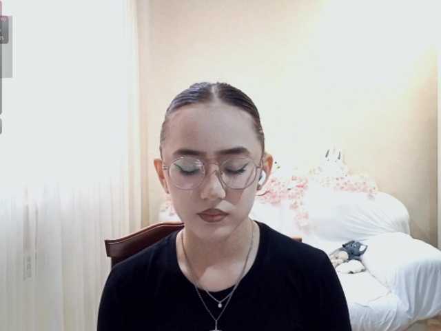 MyrleHenggeler live cam on BongaCams