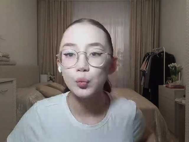 MyrleHenggeler live cam on BongaCams