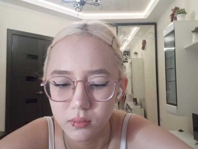 MyrleHenggeler live cam on BongaCams