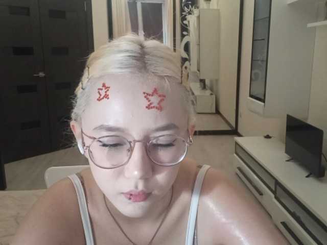 MyrleHenggeler live cam on BongaCams