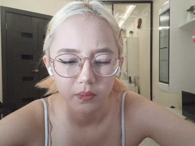 MyrleHenggeler live cam on BongaCams