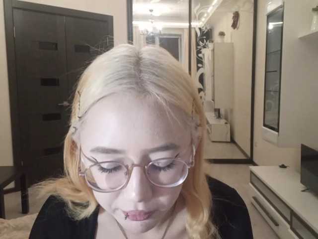MyrleHenggeler live cam on BongaCams