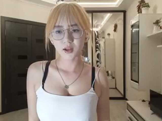 MyrleHenggeler live cam on BongaCams