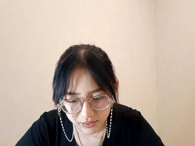 MyrleHenggeler's BongaCams show and profile
