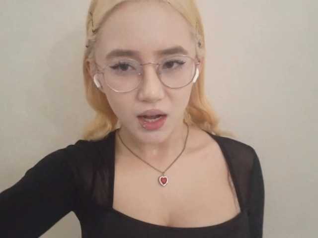 MyrleHenggeler live cam on BongaCams